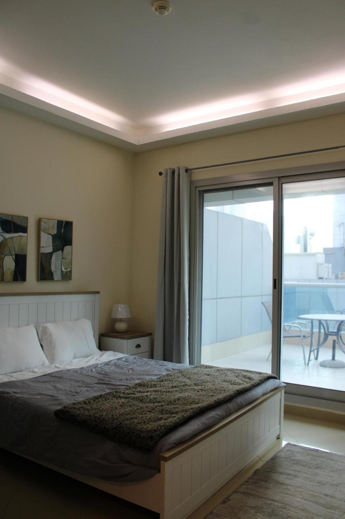 Apartment One Bed At A Great Location In Marina *