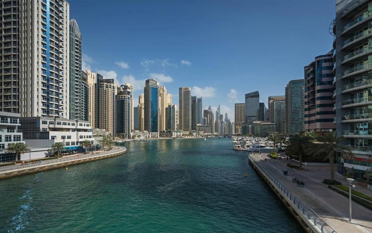 Apartment One Bed At A Great Location In Marina Dubai