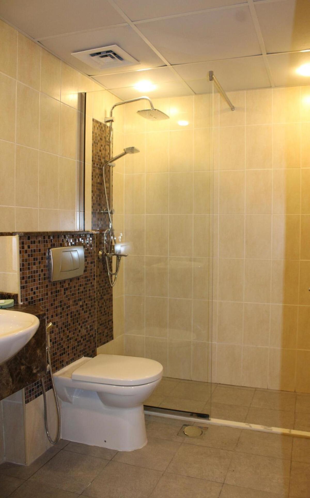 One Bed At A Great Location In Marina Apartment *