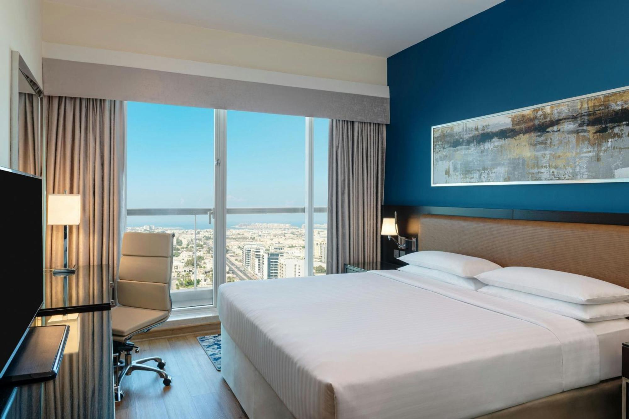 Four Points By Sheraton Sheikh Zayed Road Hotel 4*