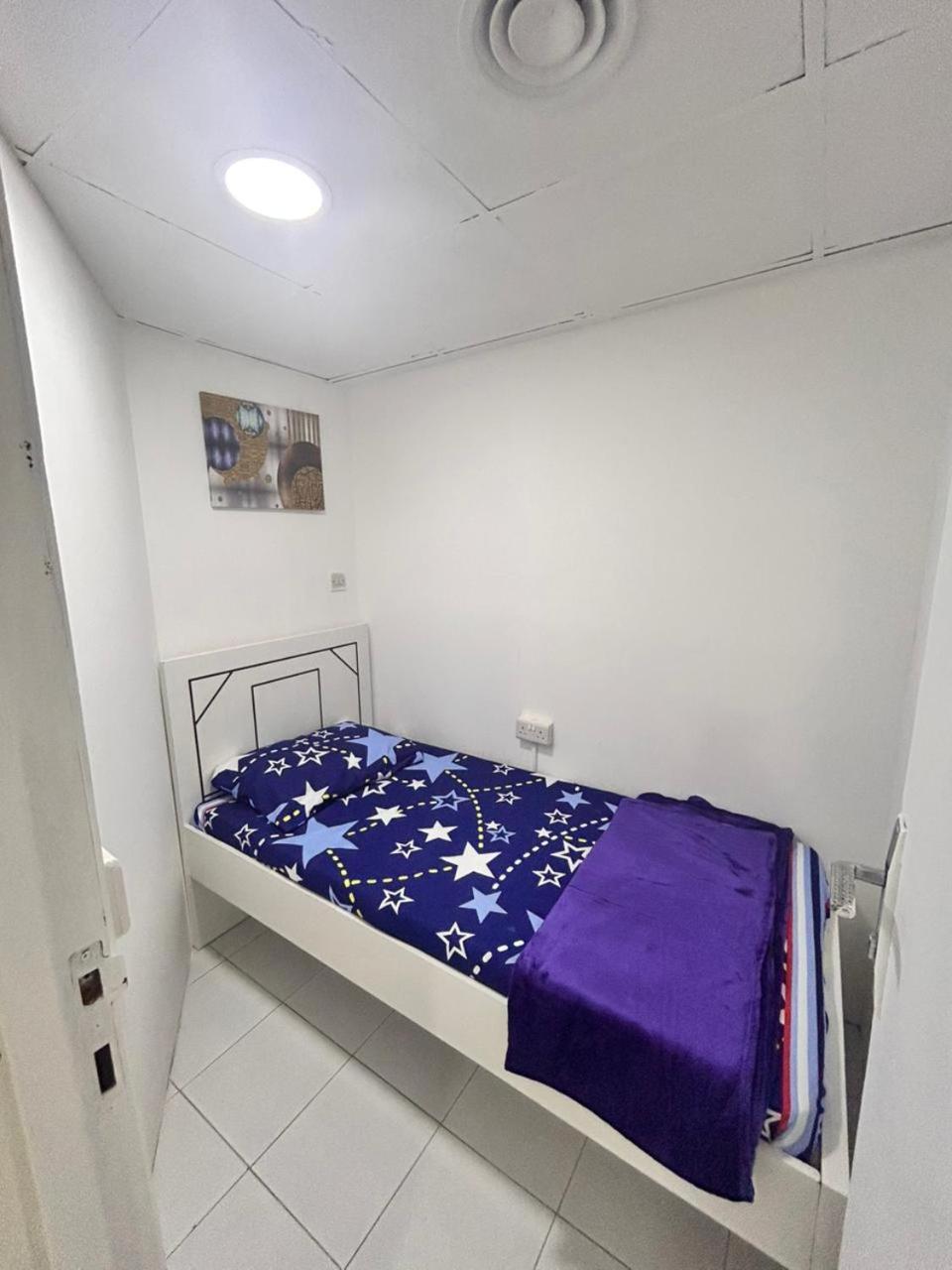 Homestay Brand New Unisex Single Partition In Center Of Bur