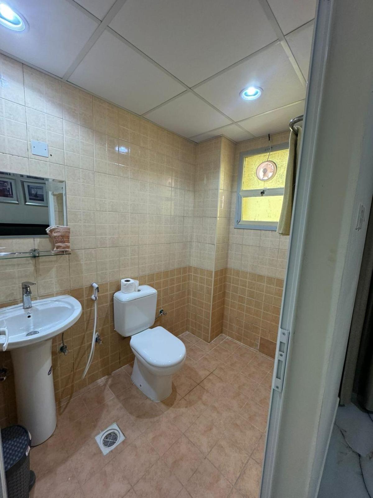Furnished Private Near Union Metro Station Homestay Dubai
