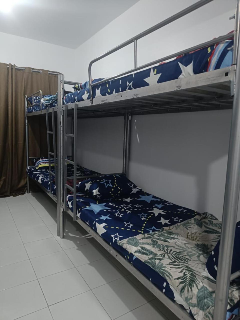 Brand New Unisex Single Partition In Center Of Bur Homestay