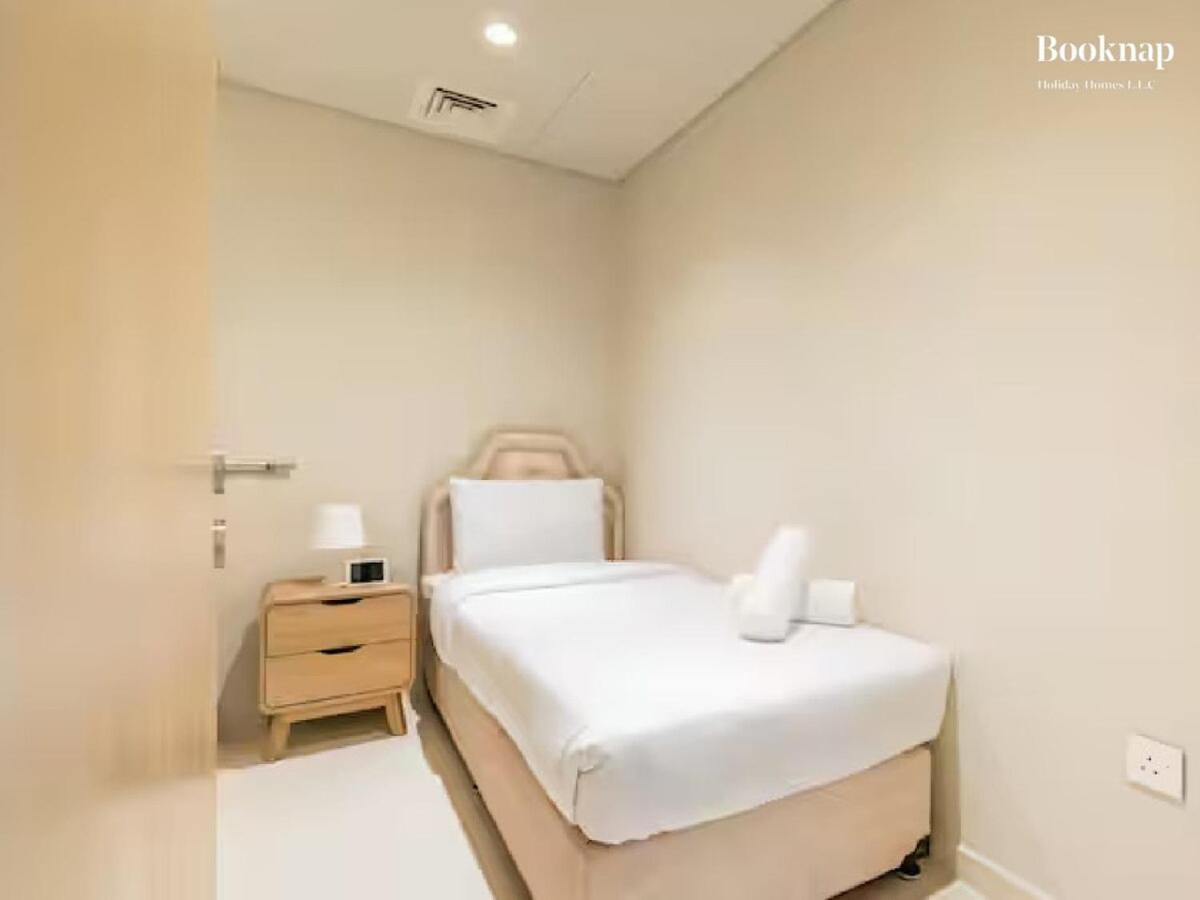 Apartment Lavish 3br With Assistant In Habour Gate Tower