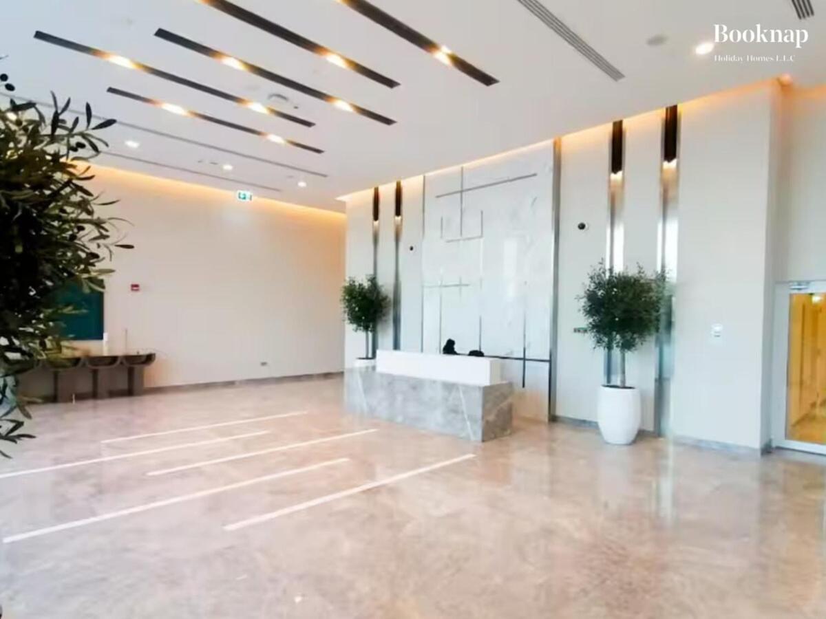 Lavish 3br With Assistant In Habour Gate Tower Apartment Dubai