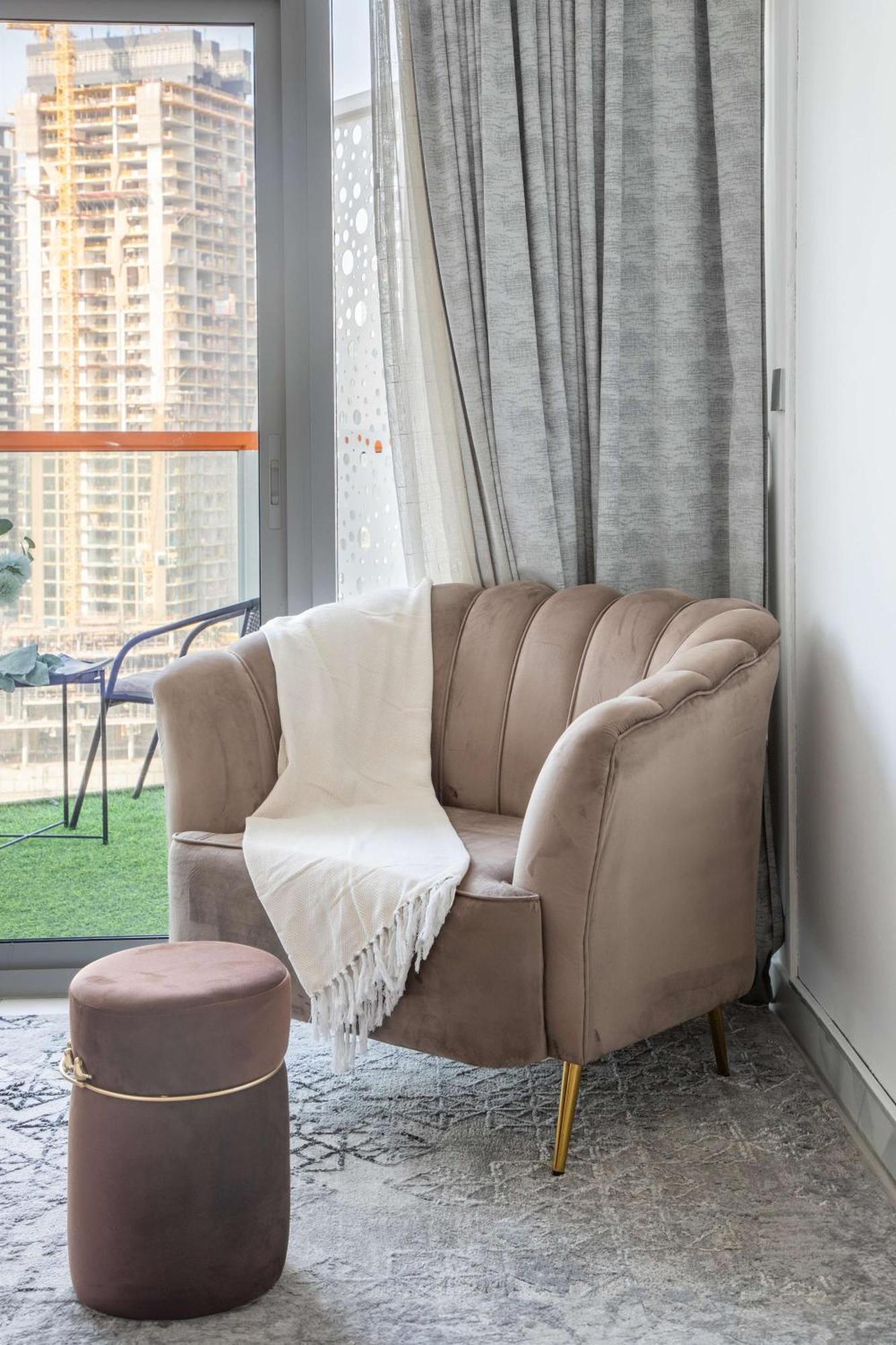 Frank Porter - Millennium Binghatti Residences Dubai