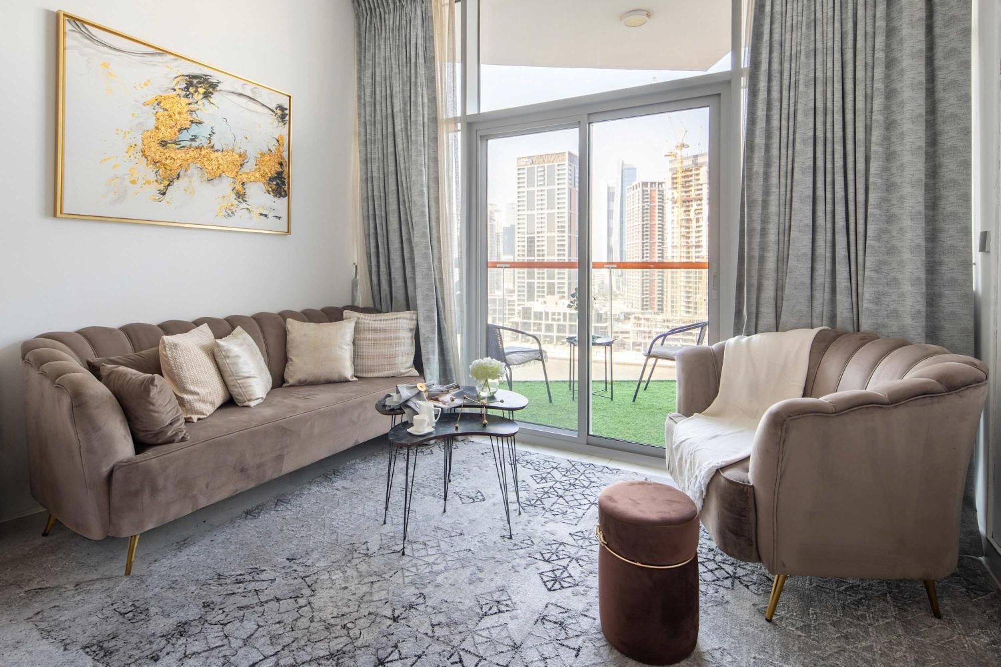 Frank Porter - Millennium Binghatti Residences Apartment *