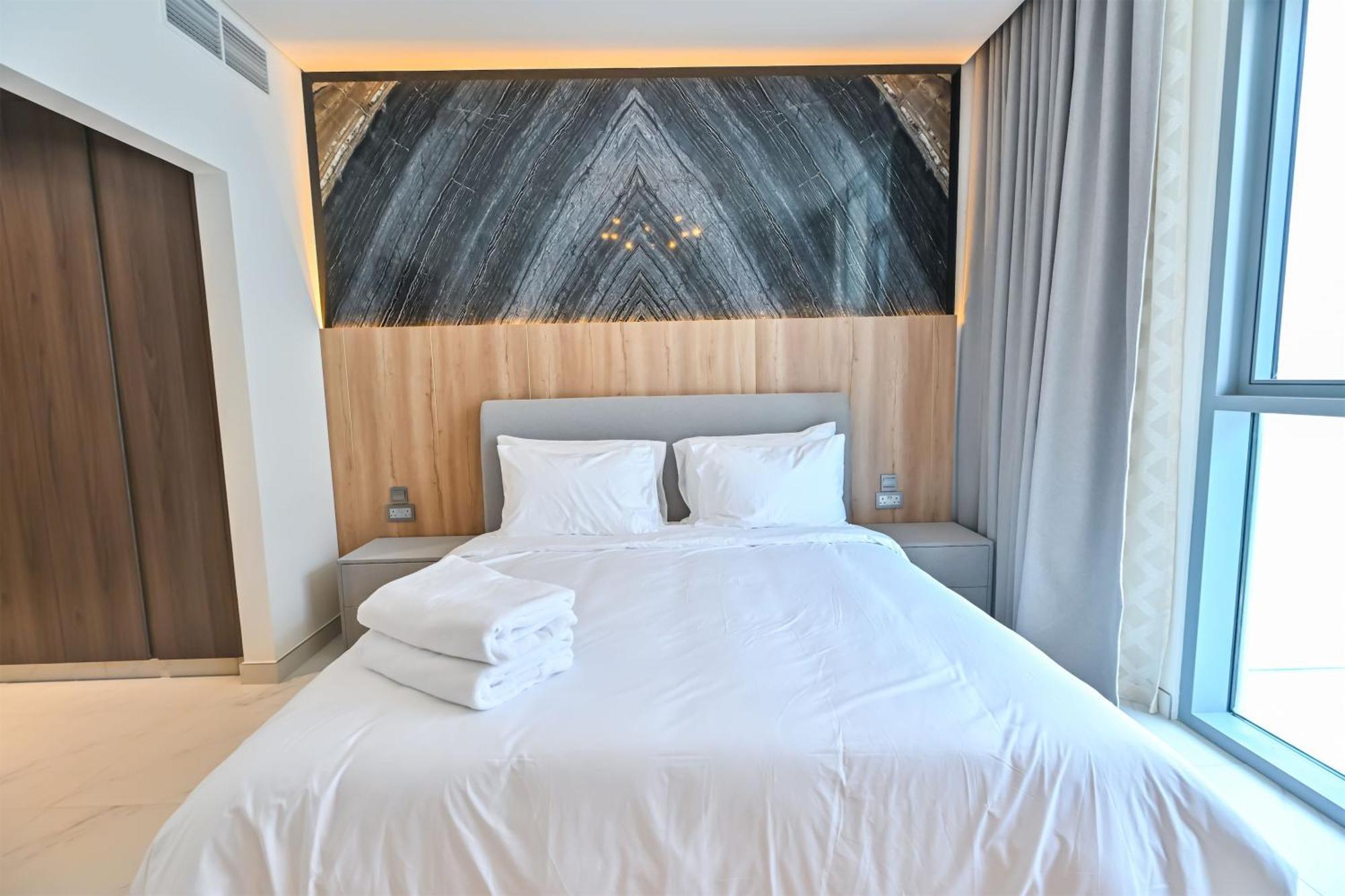 1br Close To Crystal Lagoon In District One Meydan Dubai