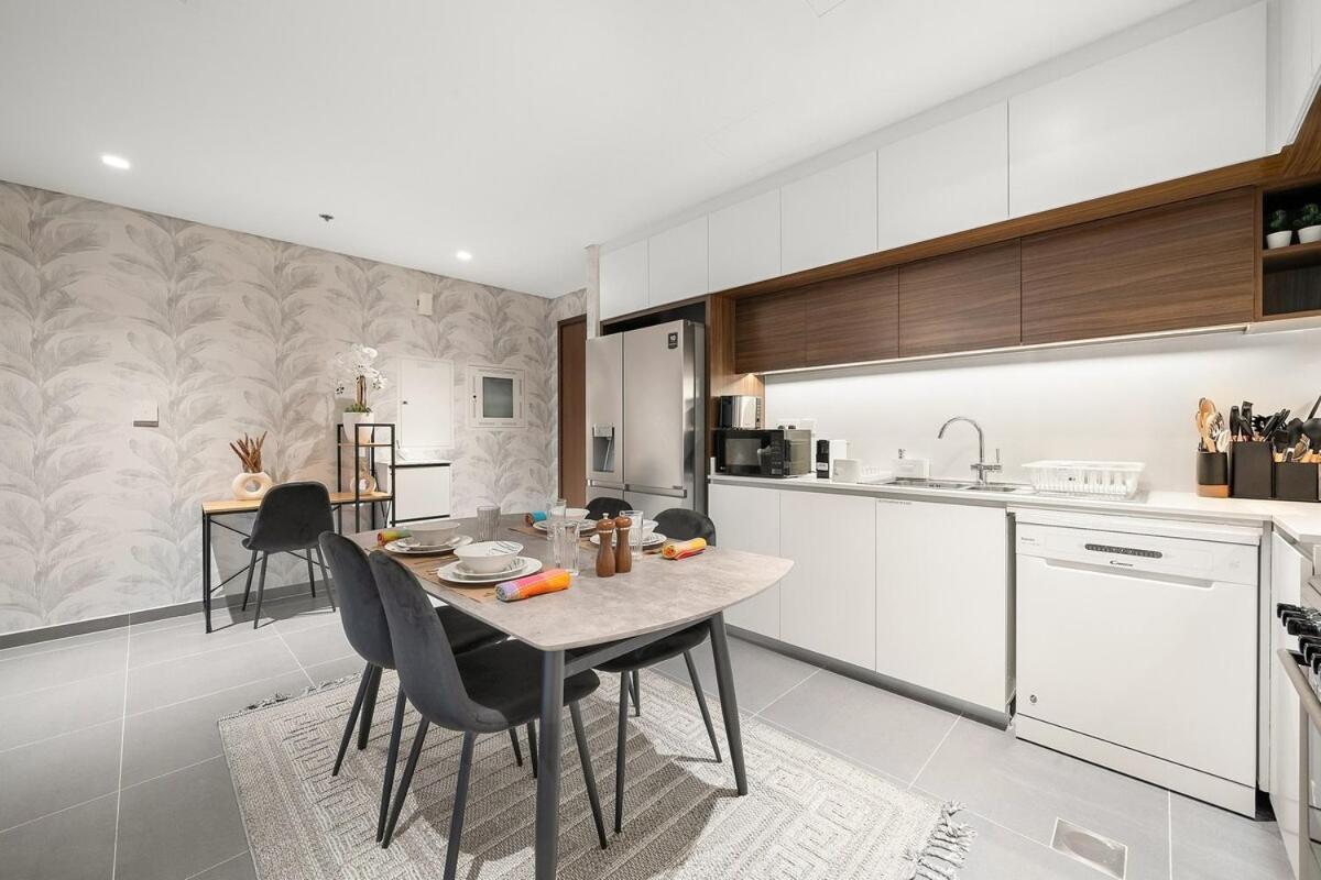 First Class 2br Mesmerizing Creekfront Views *