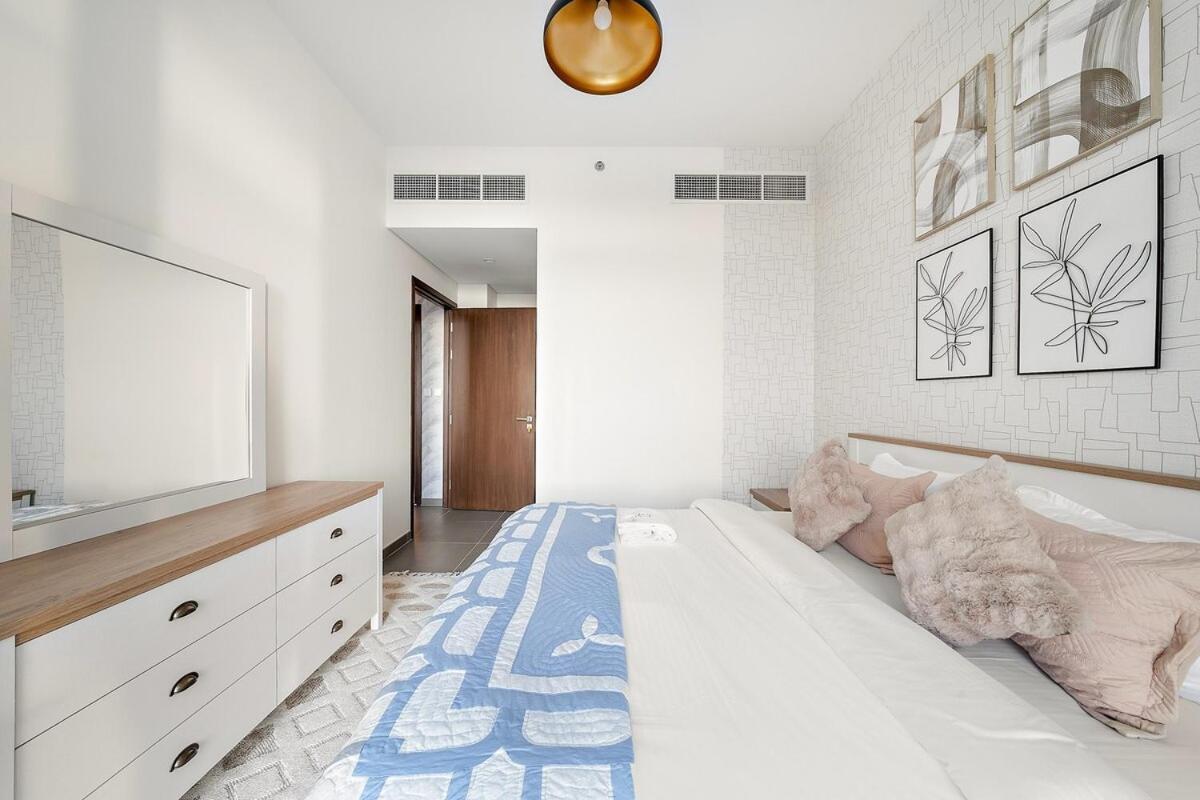 First Class 2br Mesmerizing Creekfront Views Dubai
