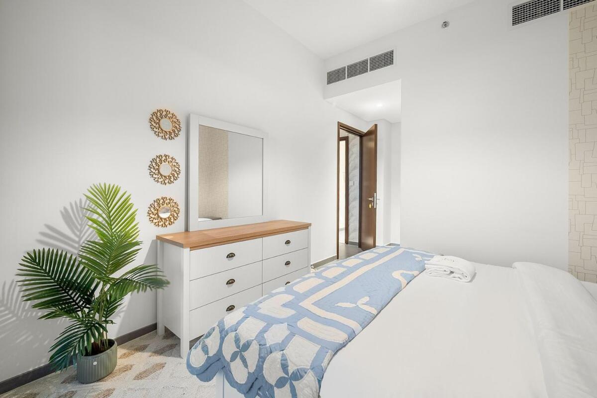 First Class 2br Mesmerizing Creekfront Views Apartment
