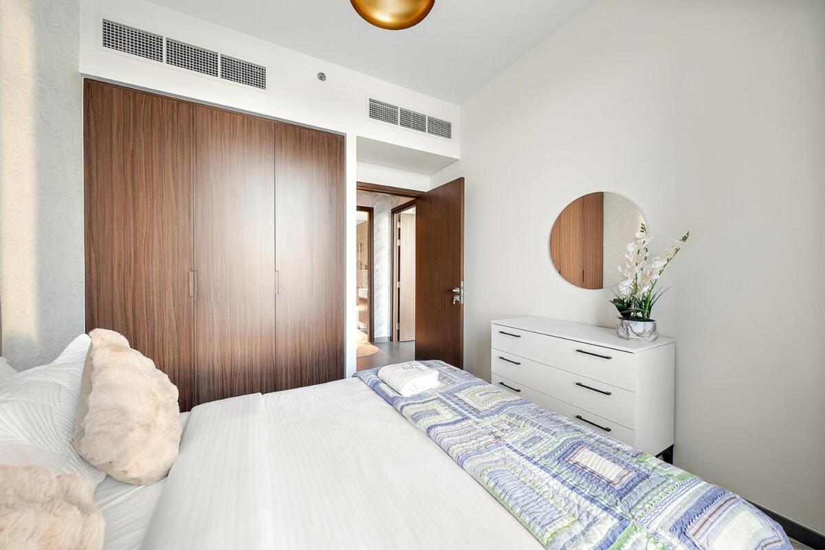 First Class 2br Mesmerizing Creekfront Views Apartment
