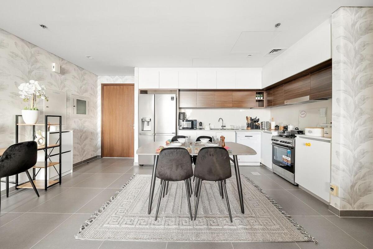 First Class 2br Mesmerizing Creekfront Views Apartment