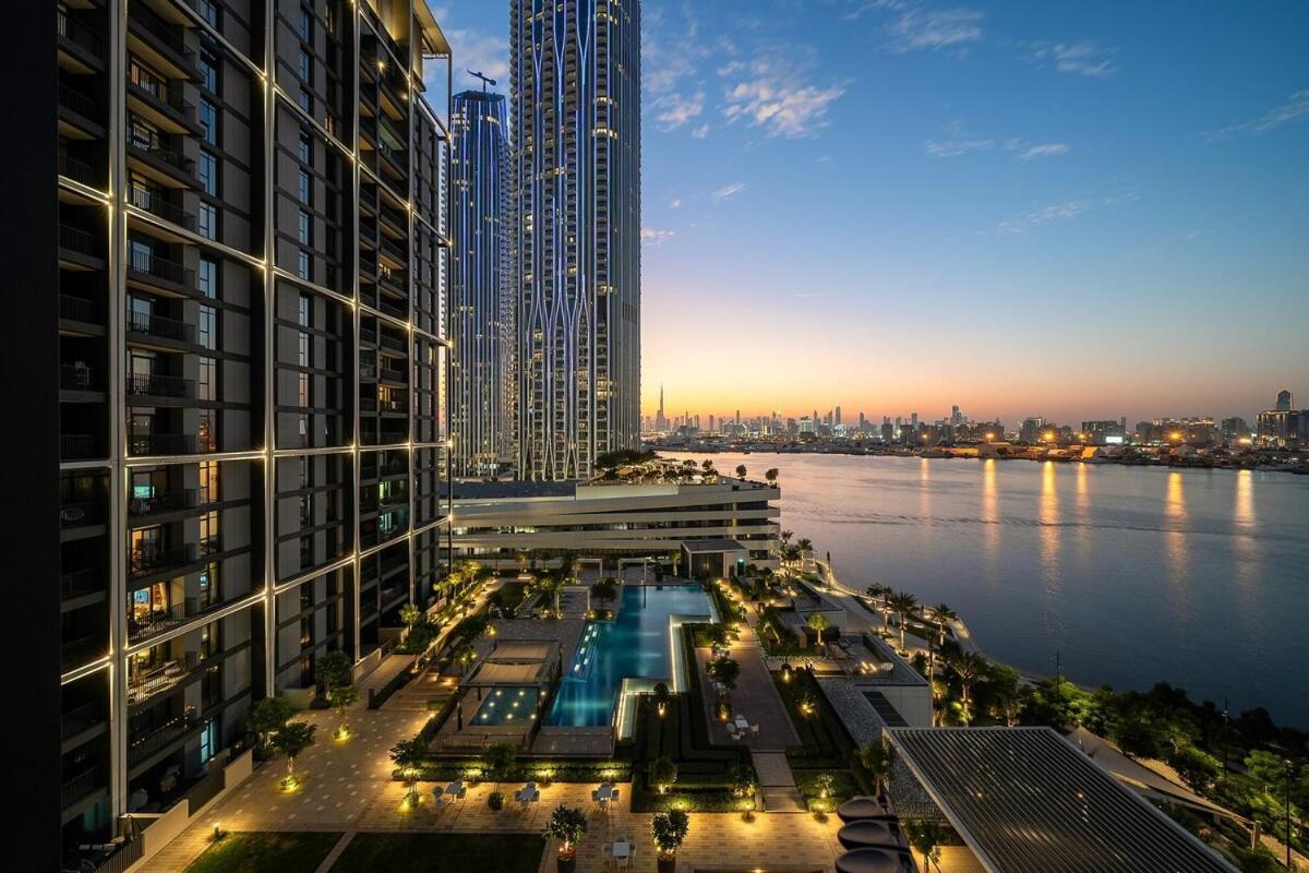 First Class 2br Mesmerizing Creekfront Views * Dubai