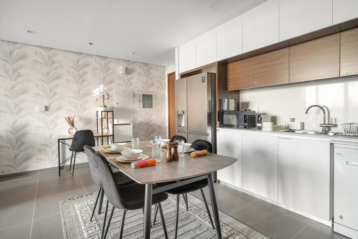 First Class 2br Mesmerizing Creekfront Views *