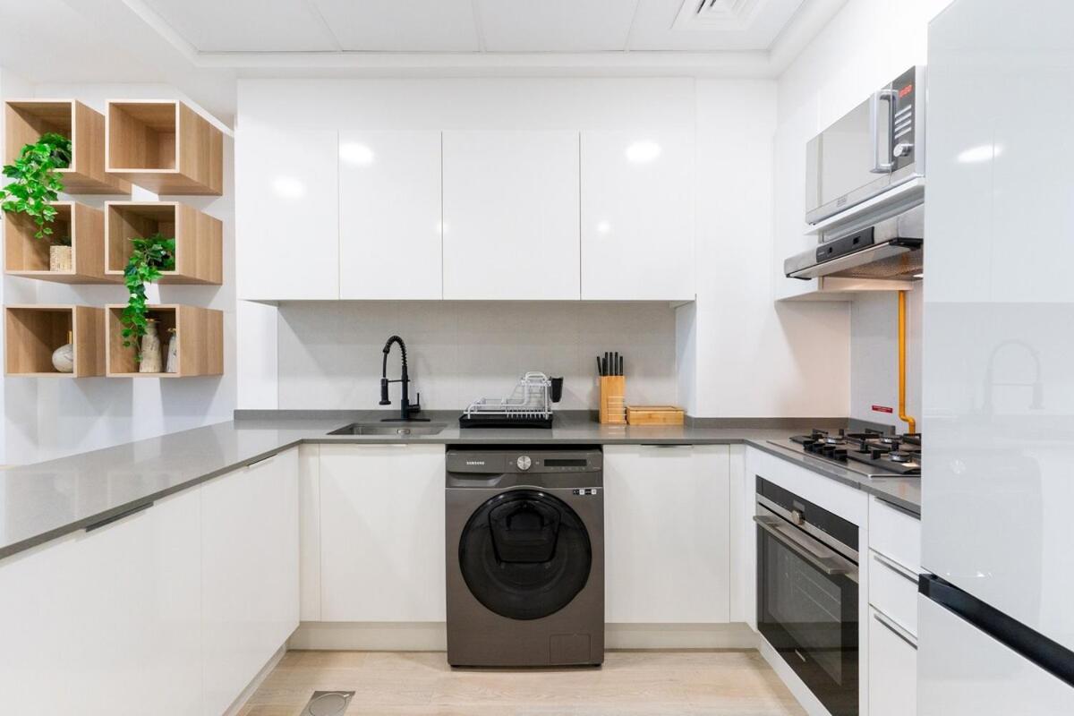 Apartment Spacious L Opened View L Fits 4 Dubai