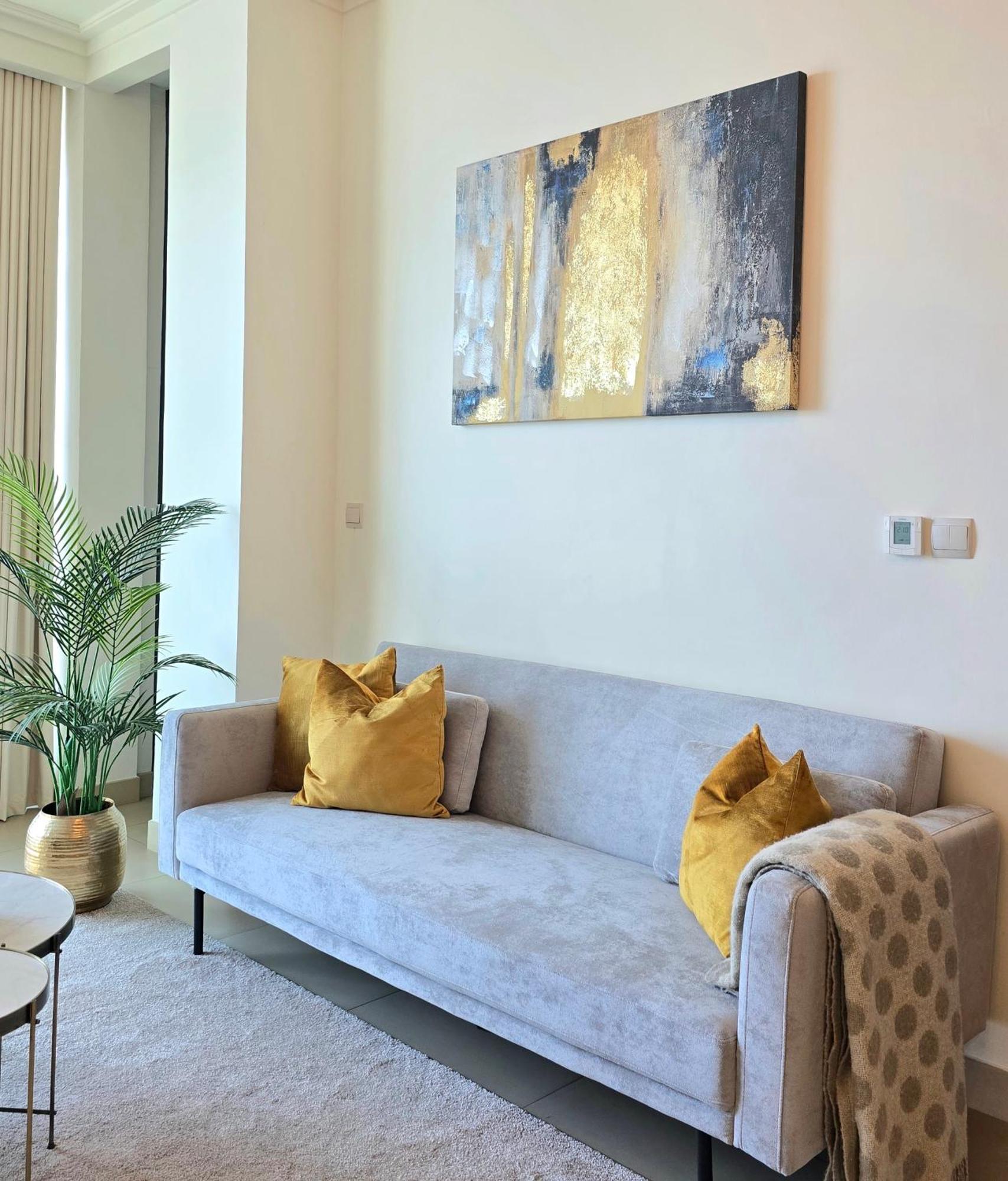 Perfect View W/ Direct Access To Mall & Metro *