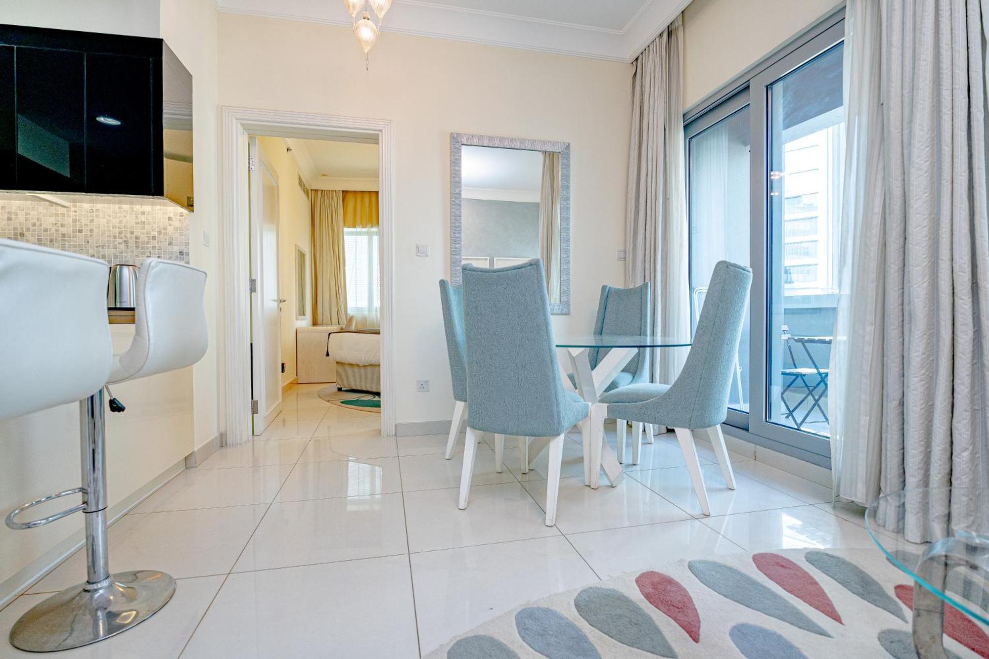 Escape24 - Vogue 1br Near Burj Khalifa And Mall Downtown Apartment