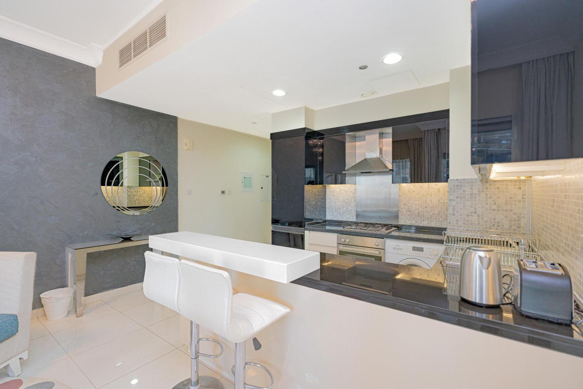 Escape24 - Vogue 1br Near Burj Khalifa And Mall Downtown Apartment *