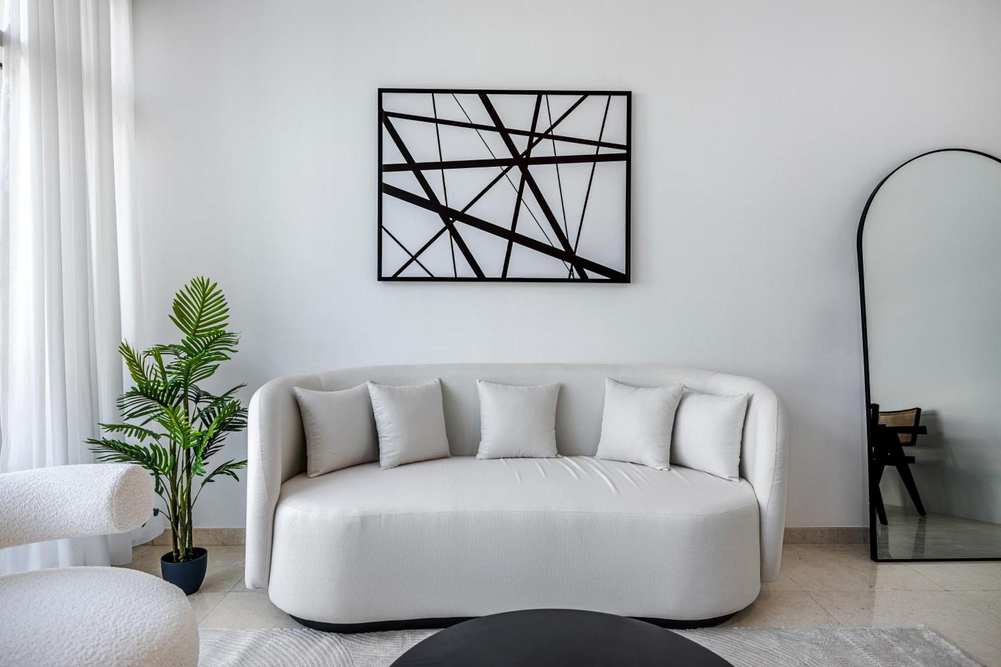 Apartment 2br Bay Square B13, View *