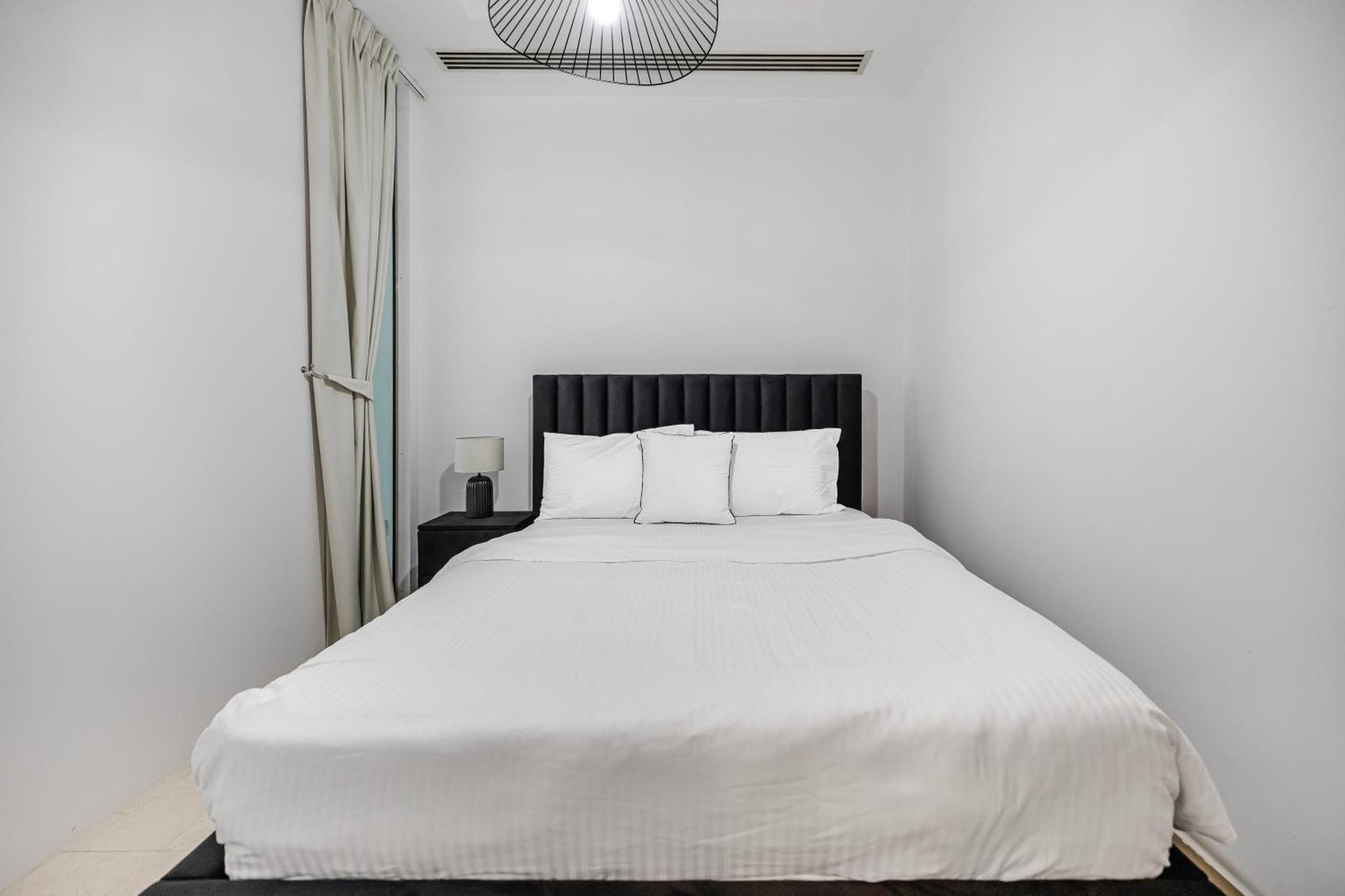 2br Bay Square B13, View