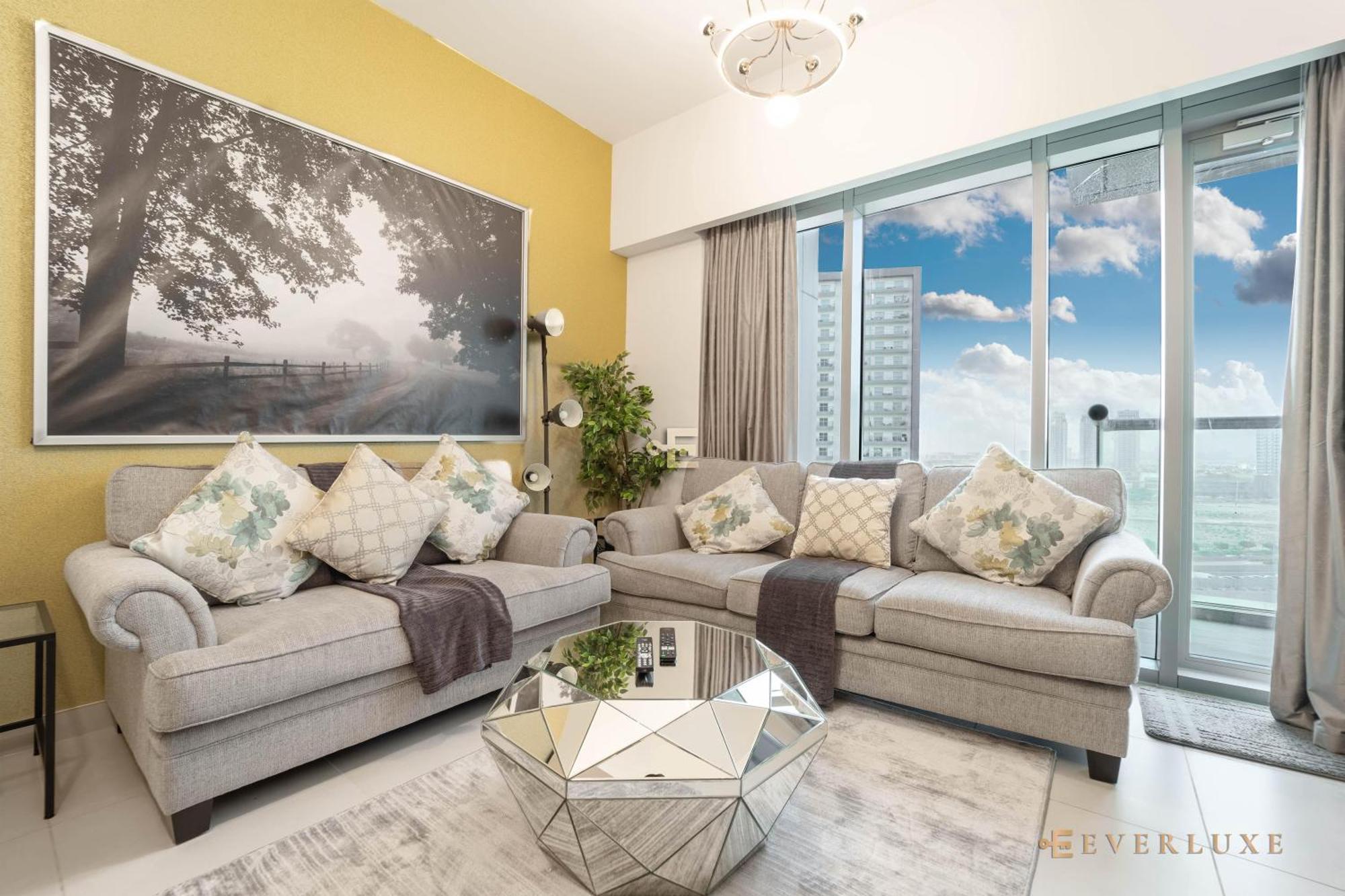 Beautiful 2 Bedroom Montrose * Dubai
