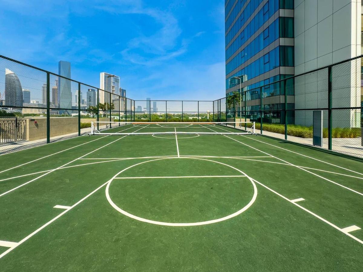 Apartment Luxurious 2-br Pool, Gym & Burj Khalifa View *