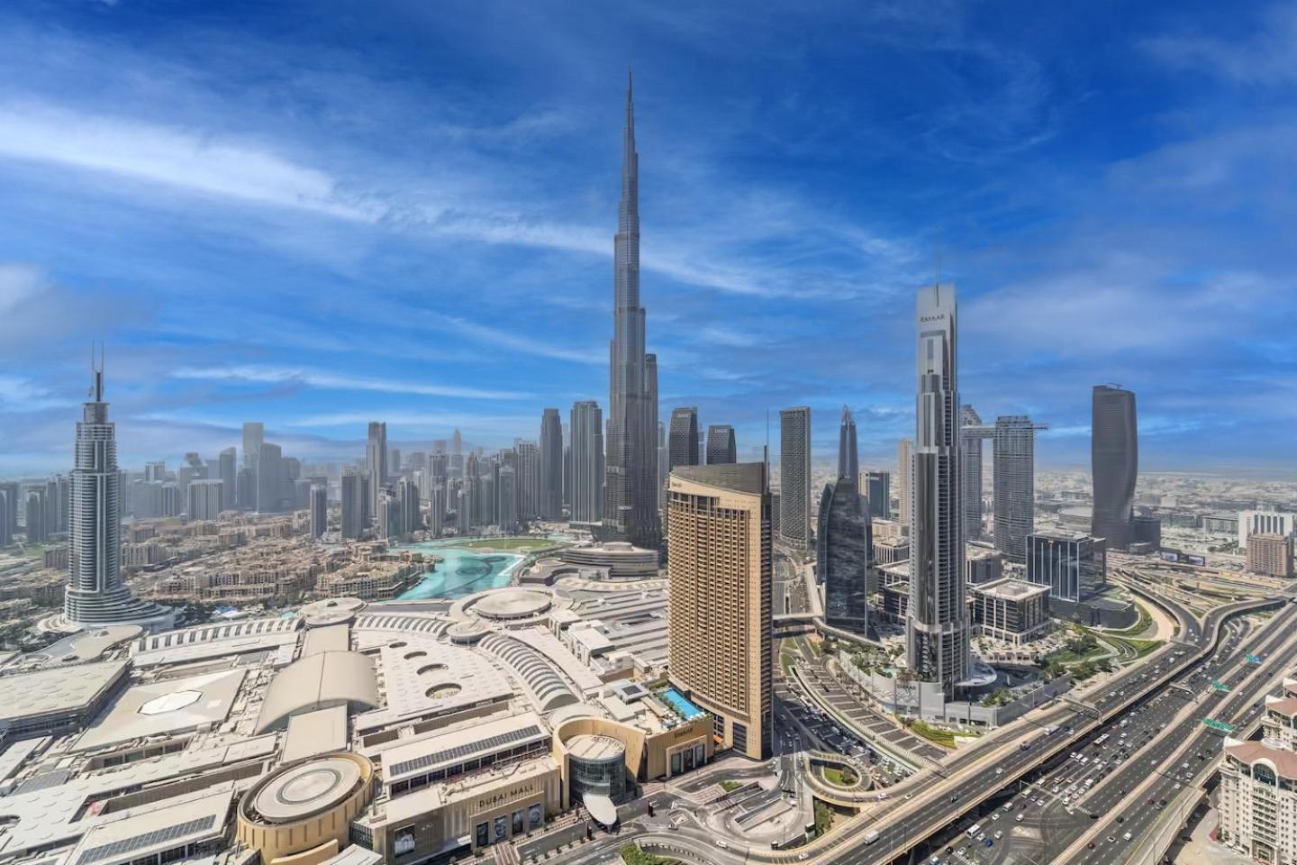 Burj Khalifa Lifestyle Boost! Fabulous 4bed Open View Corner Mall Access Apartment
