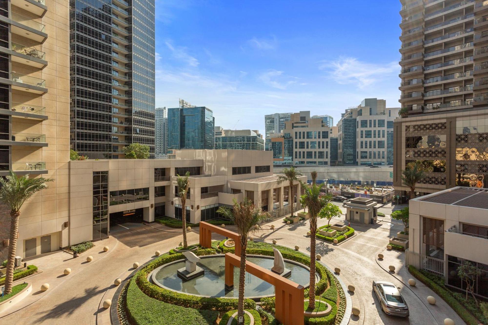 Exquisite Centrally Located 1br In Downtown Apartment *
