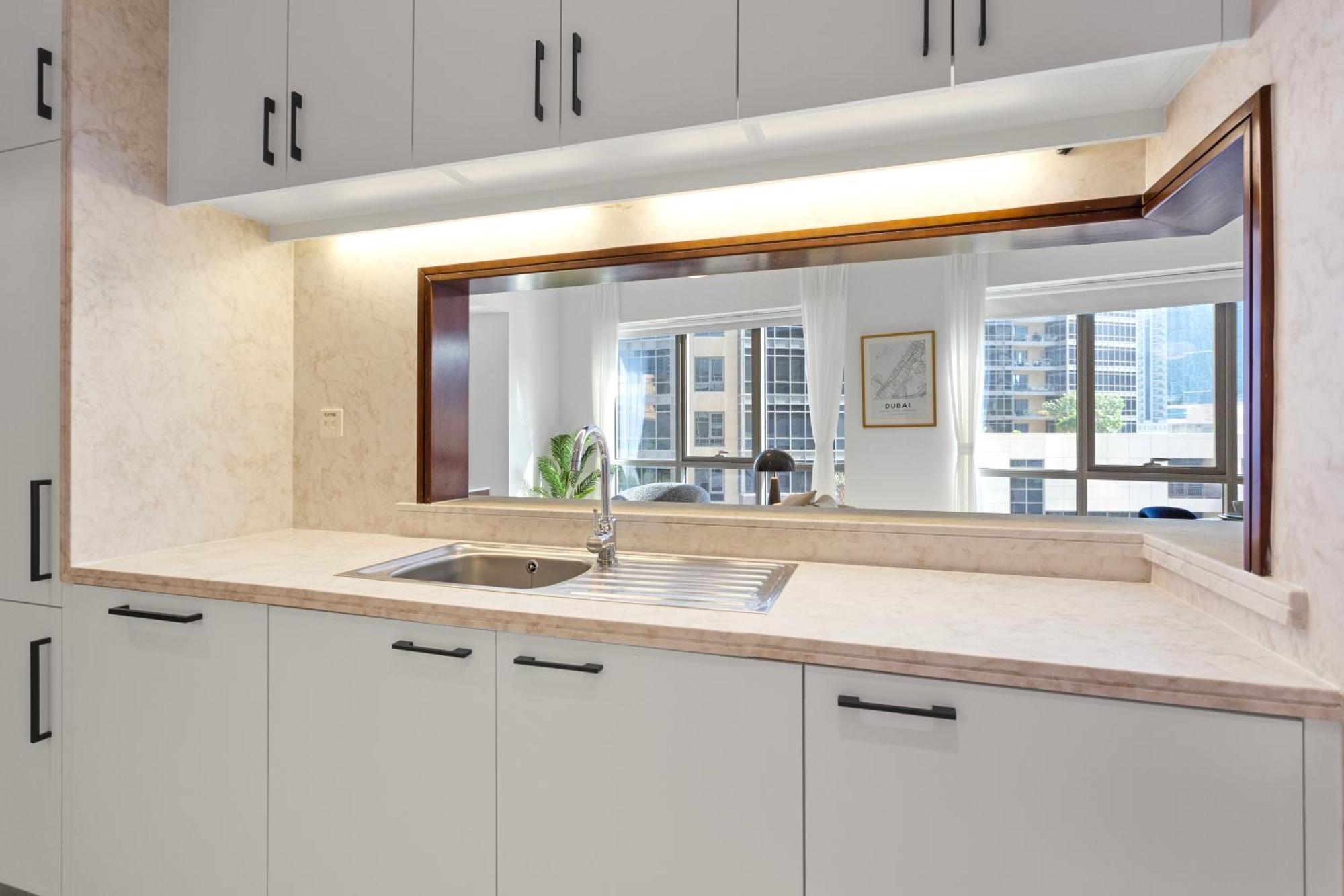 Exquisite Centrally Located 1br In Downtown Dubai