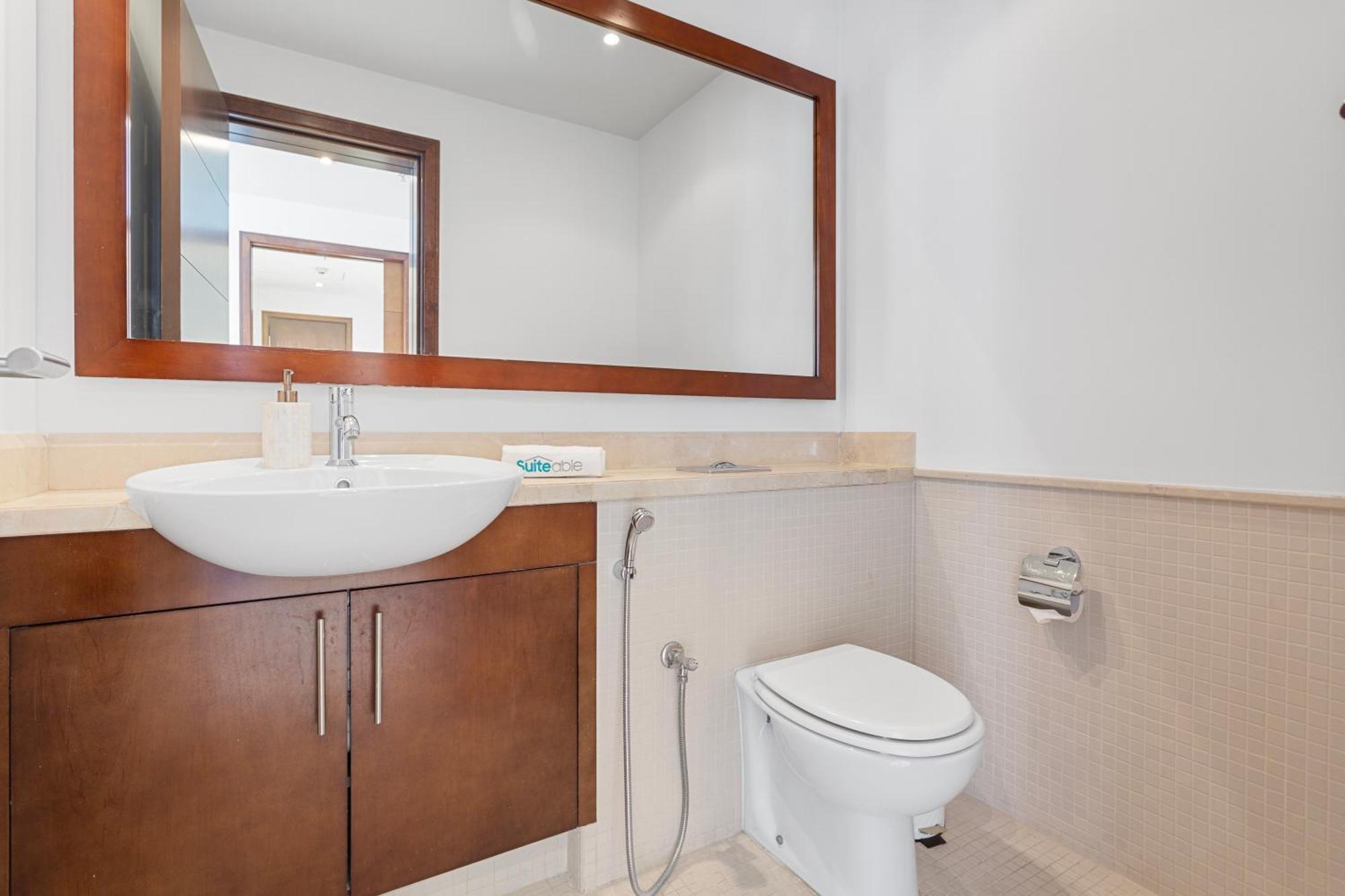 Apartment Exquisite Centrally Located 1br In Downtown Dubai