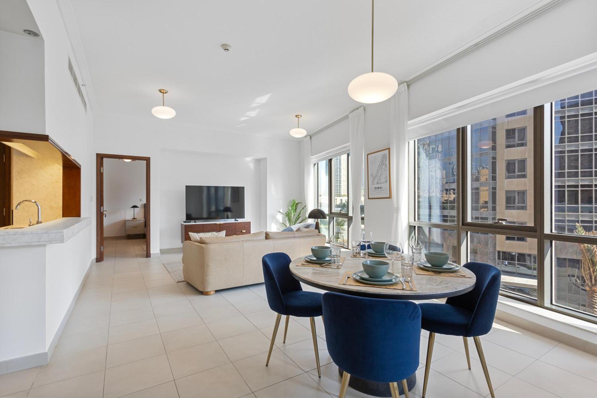Exquisite Centrally Located 1br In Downtown Apartment *