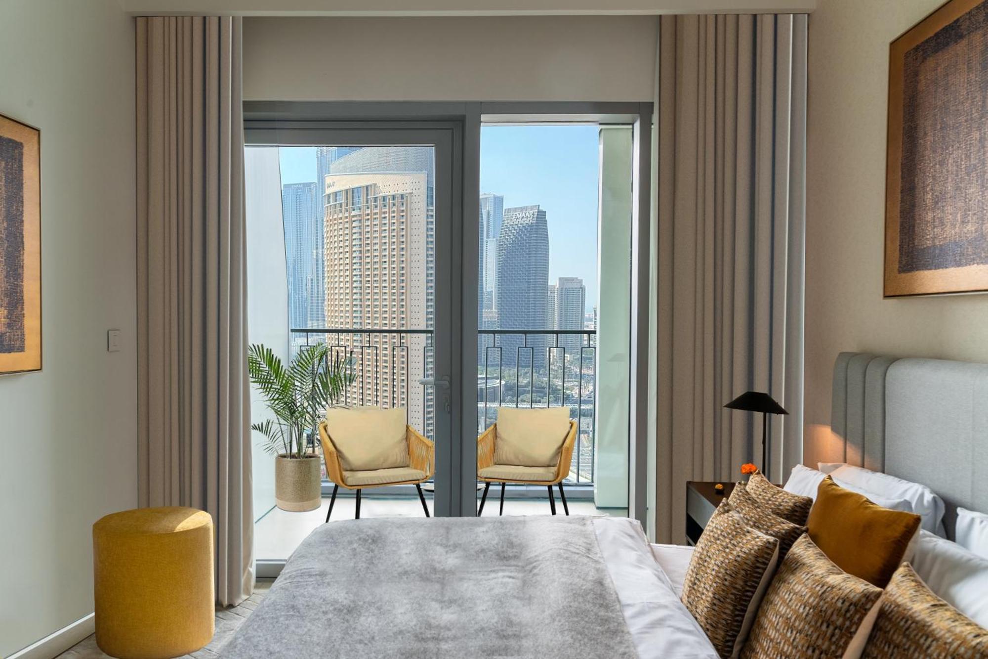 Burj Khalifa Lifestyle Boost! Fabulous 4bed Open View Corner Mall Access Apartment *