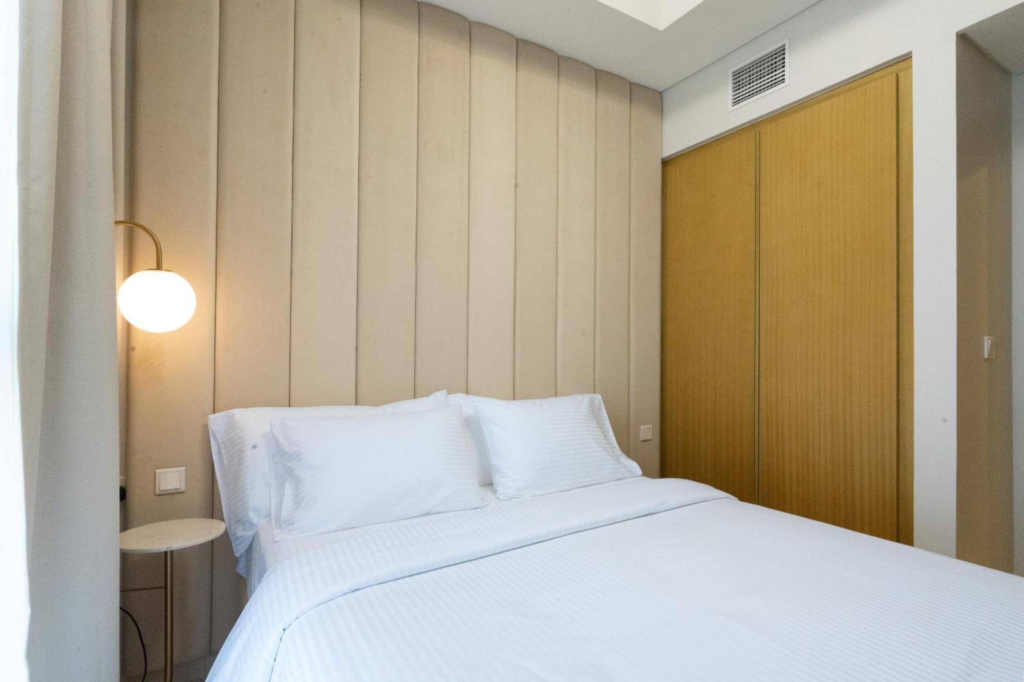 Keyrock Living - Stylish With Pool & Gym