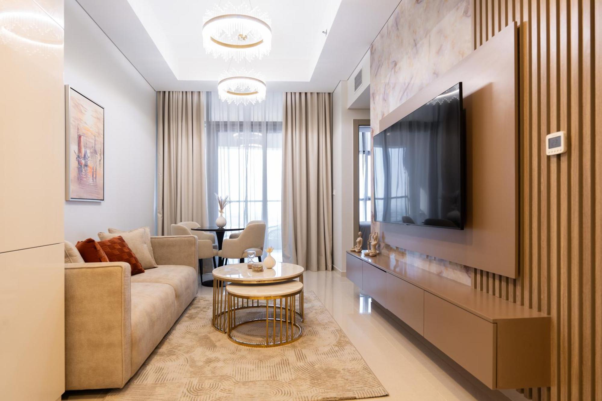 Keyrock Living - Stylish With Pool & Gym