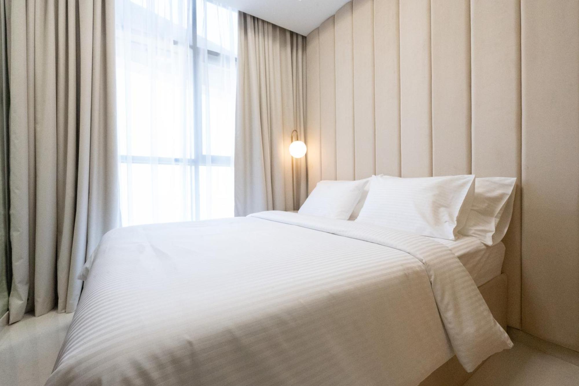 Keyrock Living - Stylish With Pool & Gym Apartment *