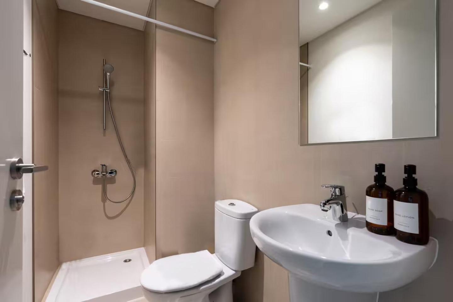 Burj Khalifa Lifestyle Boost! Fabulous 4bed Open View Corner Mall Access Apartment Dubai