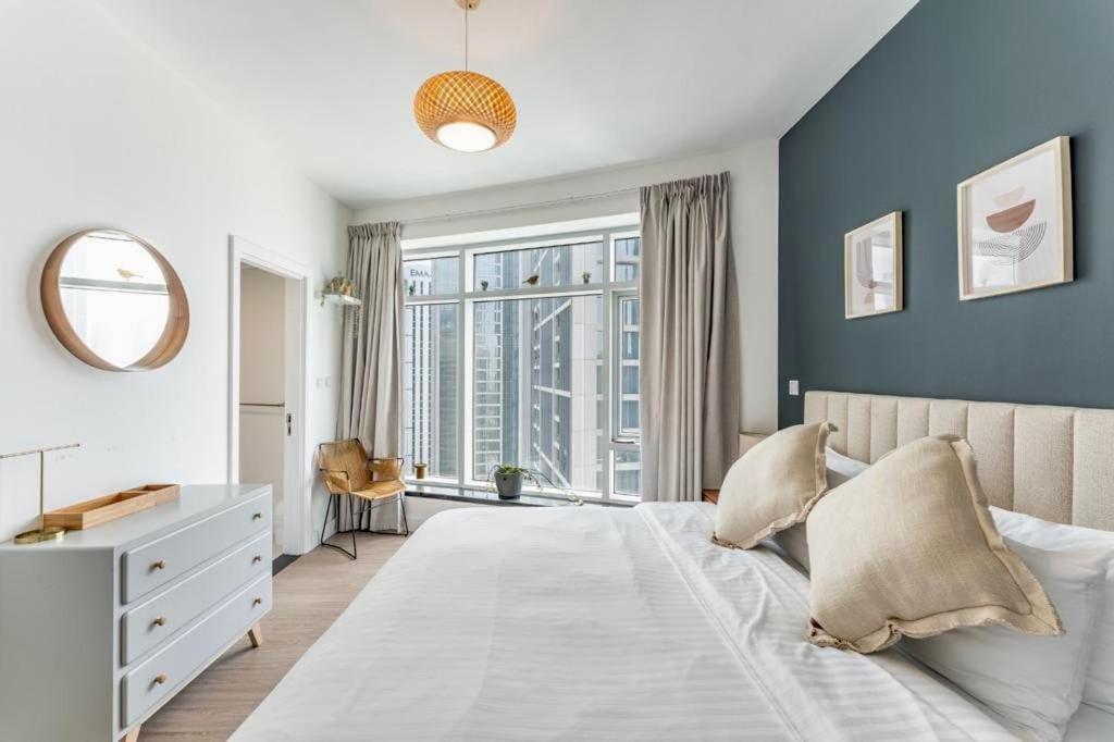 Bright And Spacious Flat Downtown Burj Khalifa Apartment *