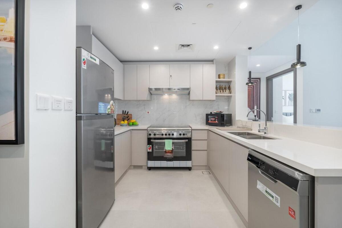 Vogue Al Wasl 1 East 17th Floor With Balcony View Of Zabeel Park And Frame, Walkable To Metro, Near Sheikh Zayed Road & World Trade Centre Apartment