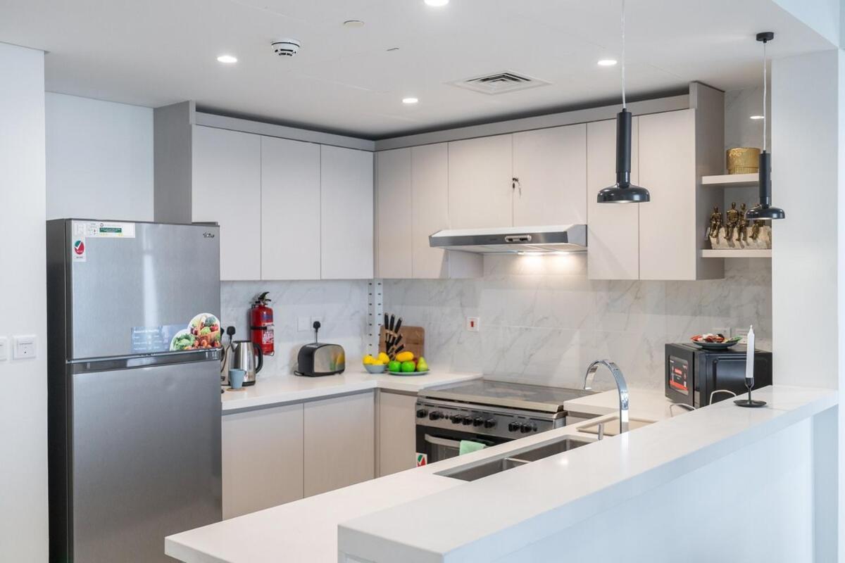 Vogue Al Wasl 1 East 17th Floor With Balcony View Of Zabeel Park And Frame, Walkable To Metro, Near Sheikh Zayed Road & World Trade Centre Apartment *
