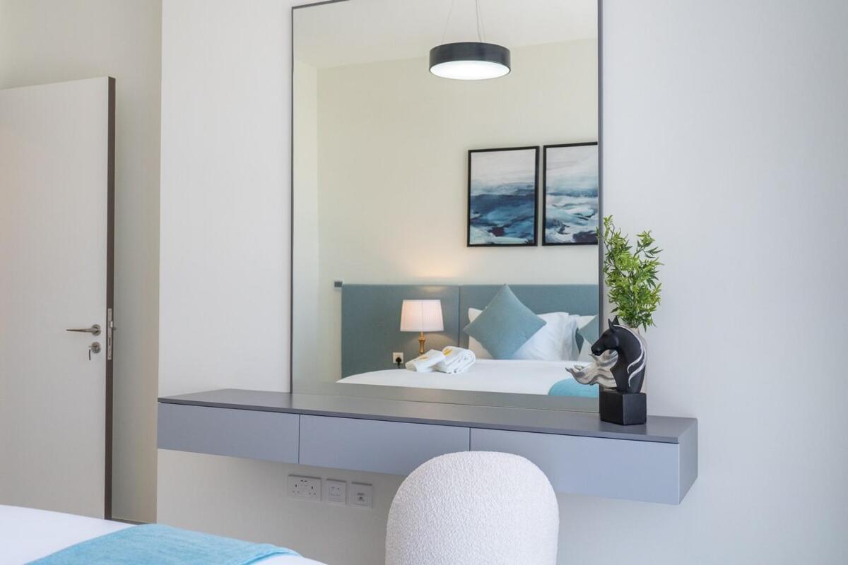 Vogue Al Wasl 1 East 17th Floor With Balcony View Of Zabeel Park And Frame, Walkable To Metro, Near Sheikh Zayed Road & World Trade Centre Apartment
