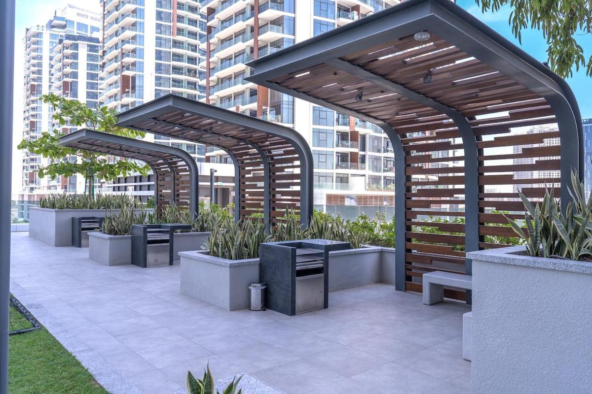 Apartment Vogue Al Wasl 1 East 17th Floor With Balcony View Of Zabeel Park And Frame, Walkable To Metro, Near Sheikh Zayed Road & World Trade Centre *
