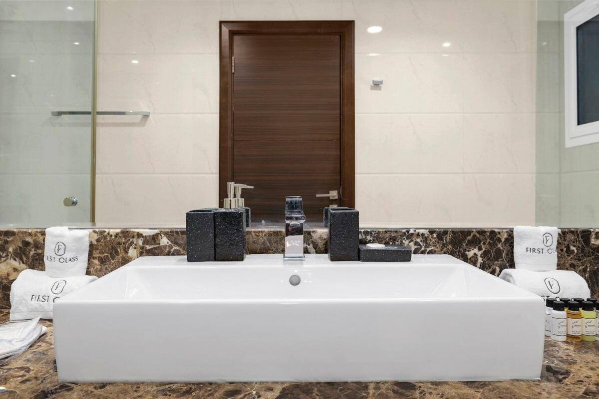 Villa First Class The Epitome Of Luxury Dubai