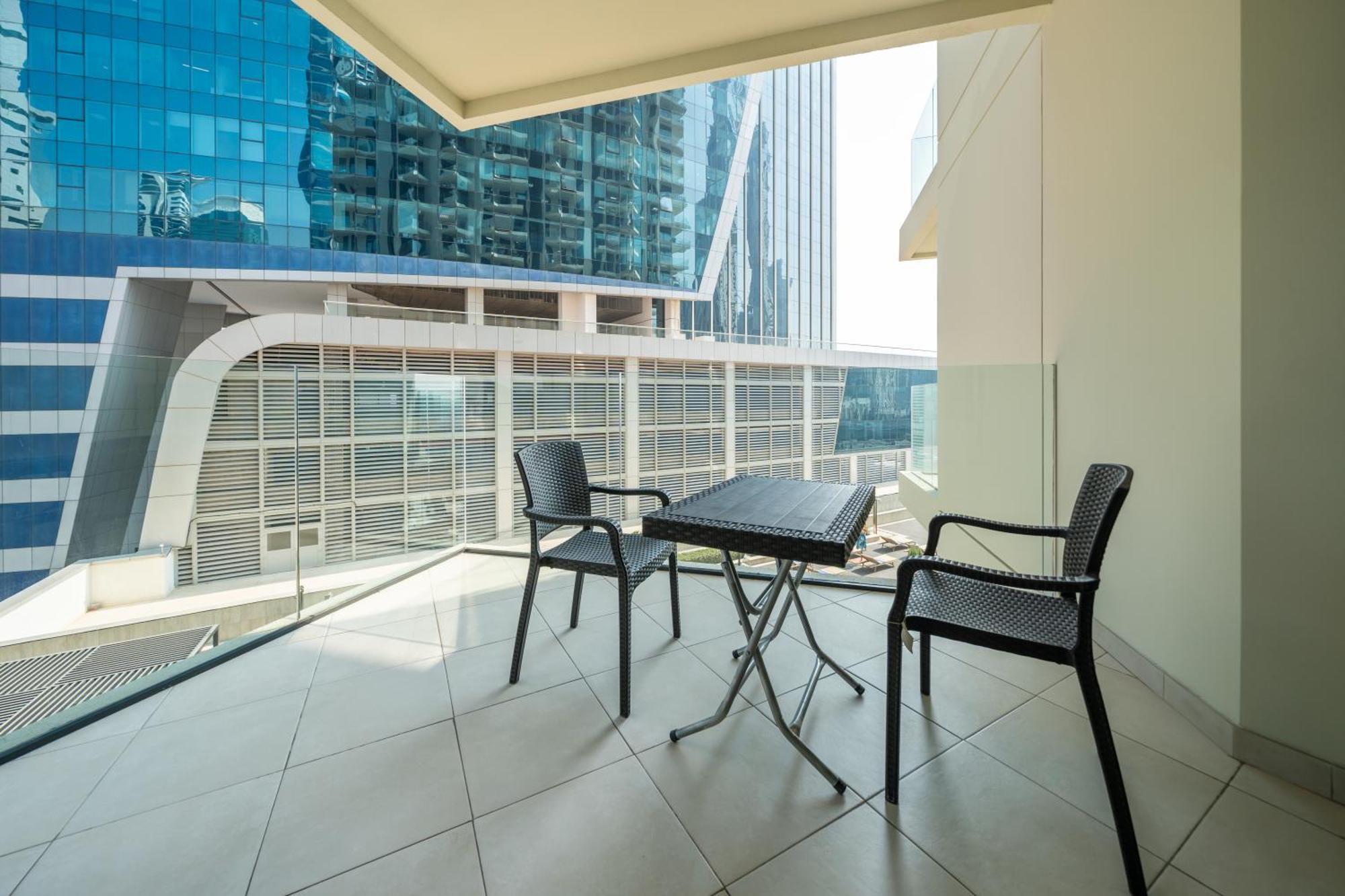 Apartment Exquisite 1-bedroom Fully Furnished At Missoni