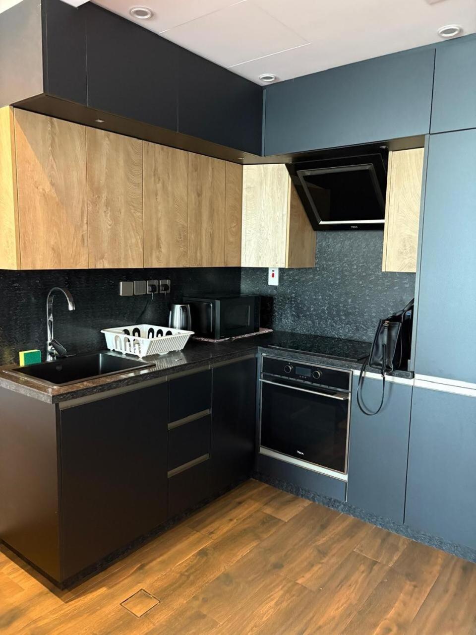 Sea And Ain View 1br Apartment Dubai