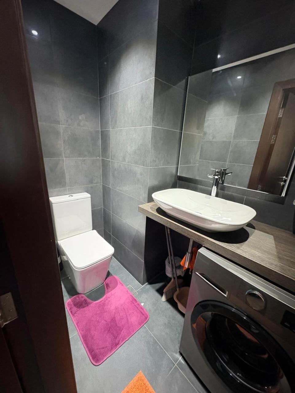 Sea And Ain View 1br Dubai