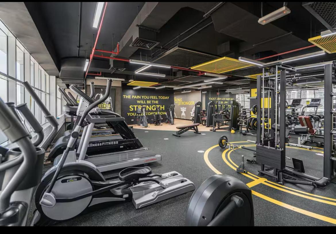 5 Minutes Walk To Mall And Burj Khalifa Apartment *