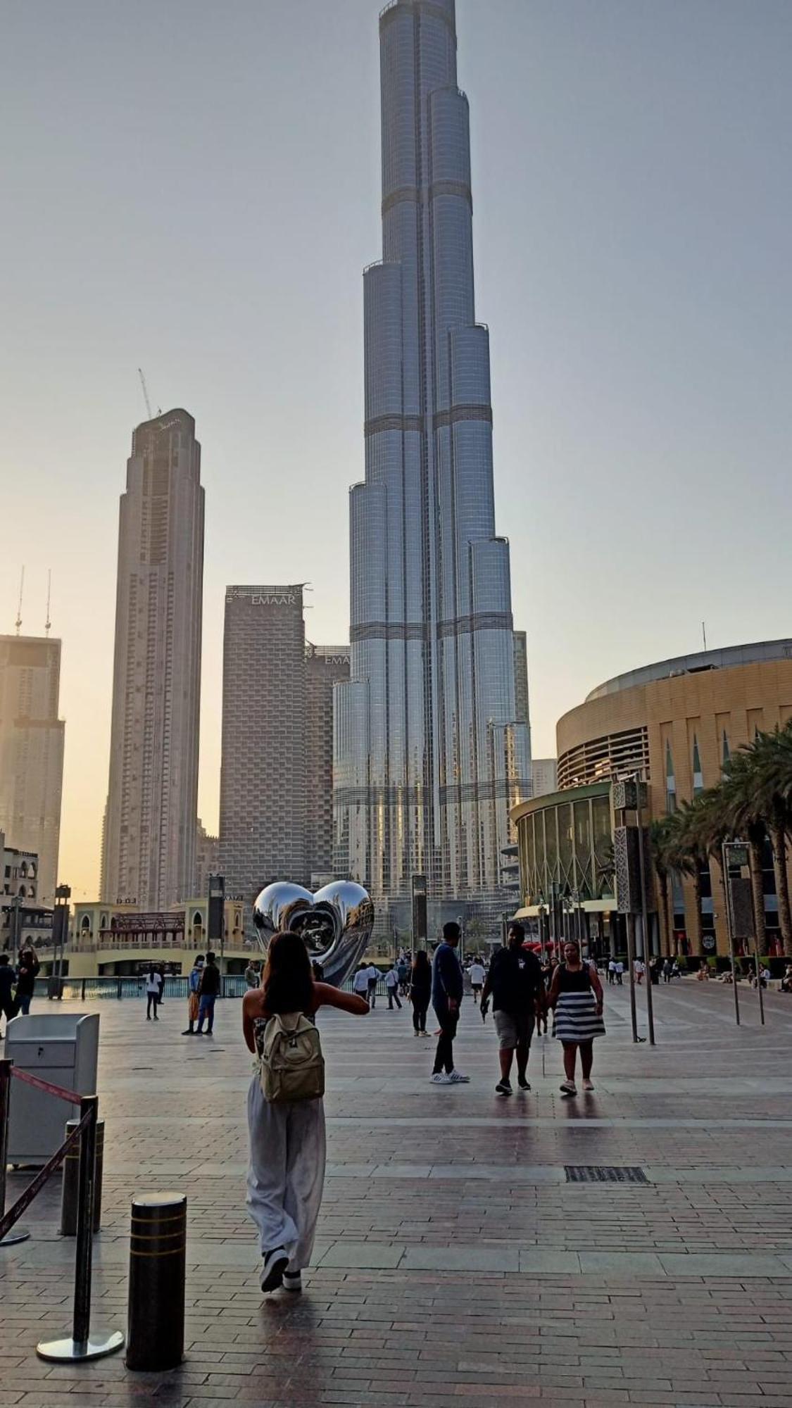 5 Minutes Walk To Mall And Burj Khalifa Apartment