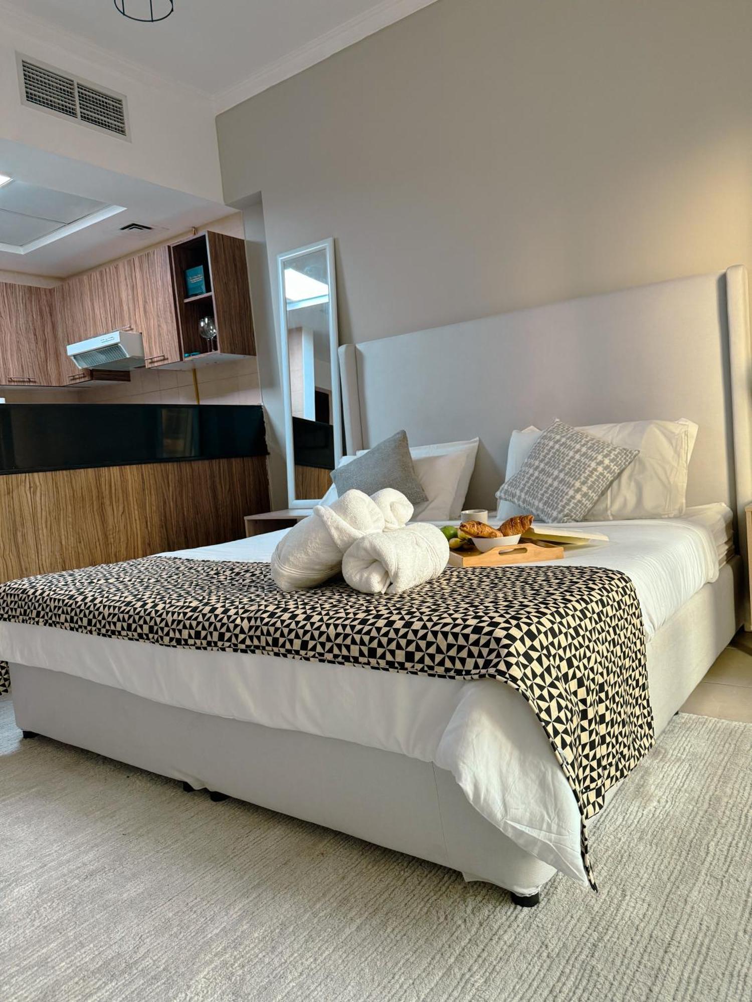 Apartment 5 Minutes Walk To Mall And Burj Khalifa