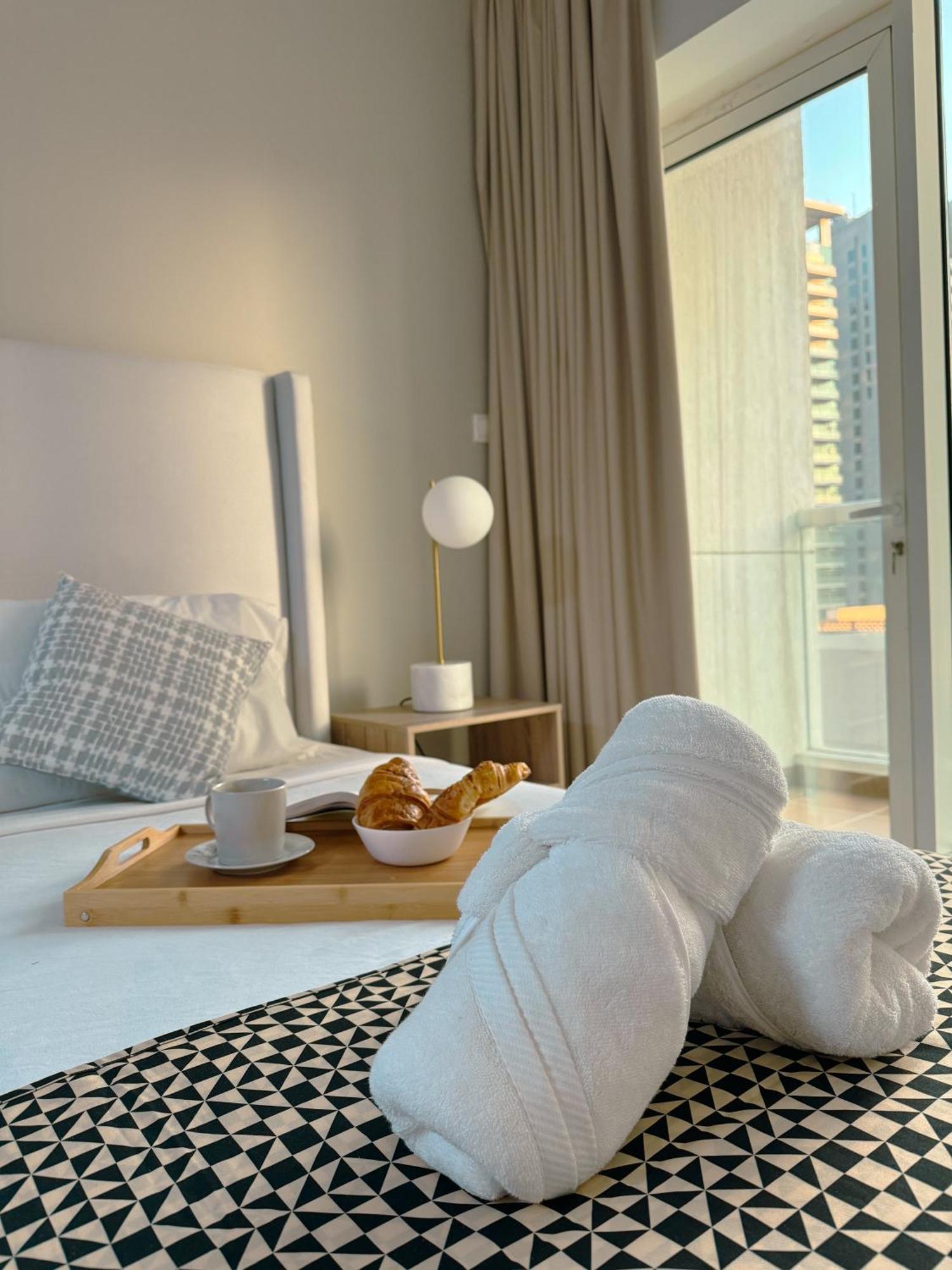 5 Minutes Walk To Mall And Burj Khalifa Dubai